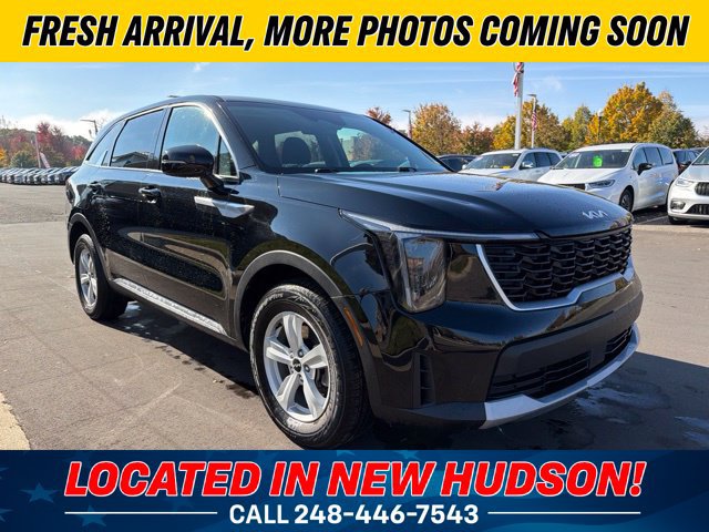 Used 2025 Kia Sorento LX FWD image 4