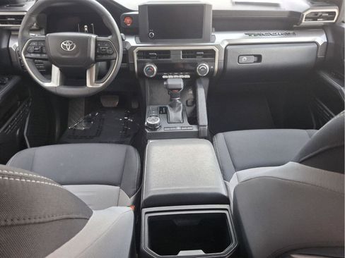 Used 2025 Toyota Tacoma TRD Off-Road image 17
