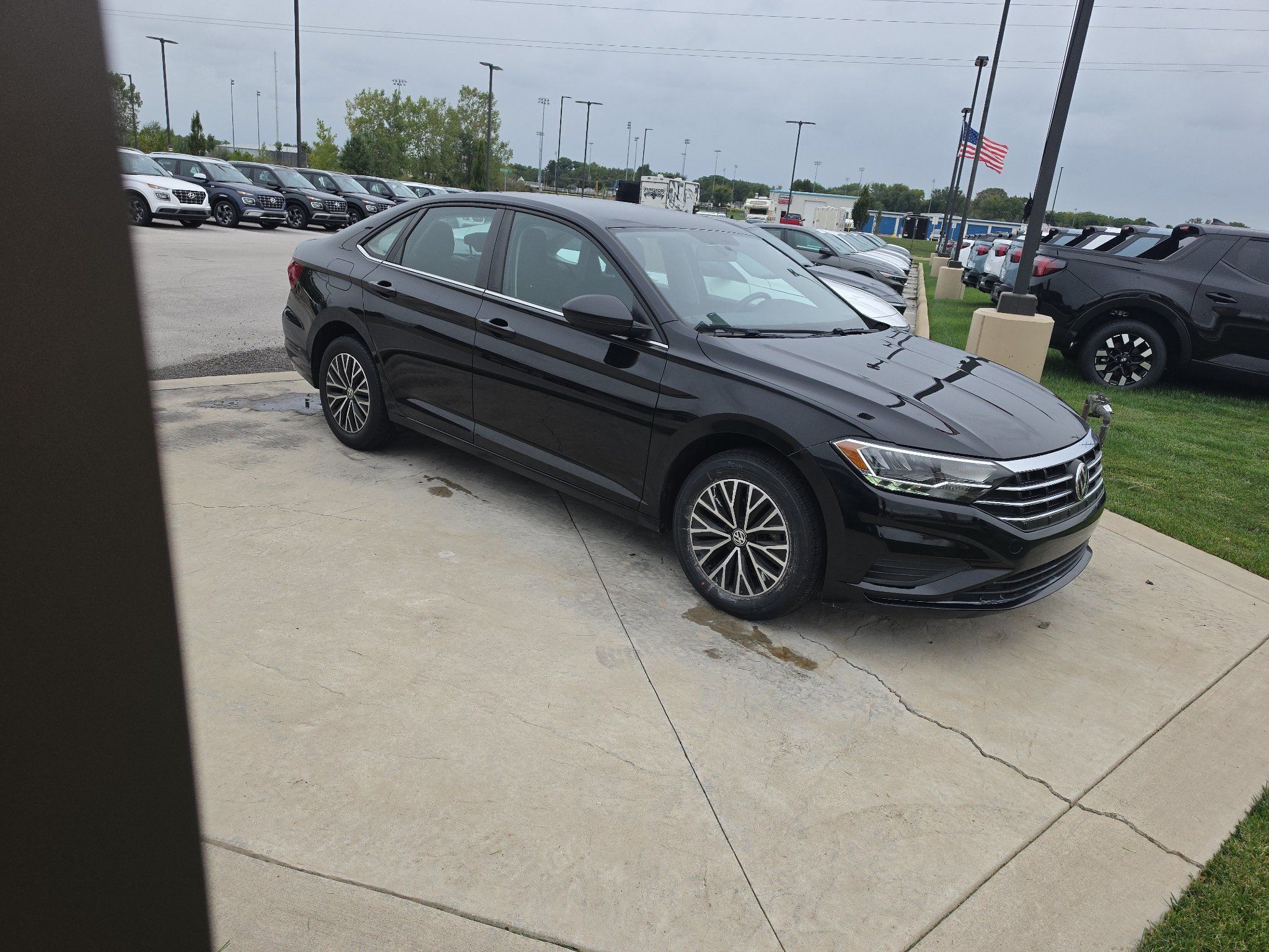 Used 2021 Volkswagen Jetta S w/ Driver Assistance Package FWD image 3