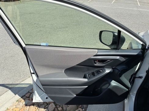 Certified 2025 Subaru Crosstrek 2.0i Premium image 12