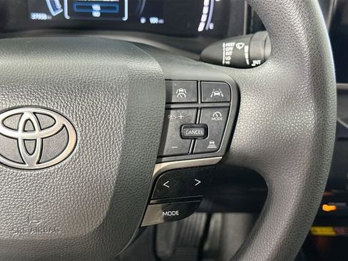 Used 2025 Toyota Camry LE image 21