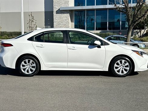 Used 2024 Toyota Corolla LE image 3