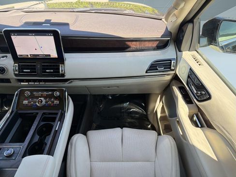 Used 2020 Lincoln Navigator Reserve w/ Luxury Package AWD/4WD image 29