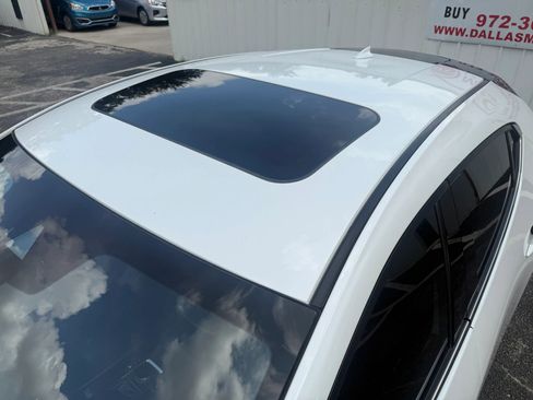 Used 2022 MAZDA MAZDA3 s image 9