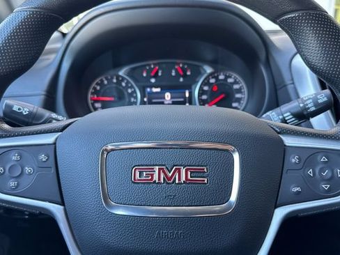 Used 2024 GMC Terrain SLE AWD/4WD image 34