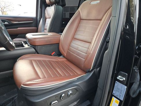 Used 2023 GMC Yukon XL Denali Ultimate image 28