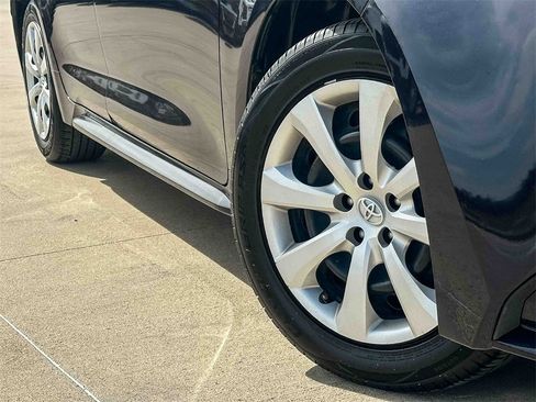 Used 2024 Toyota Corolla LE image 9