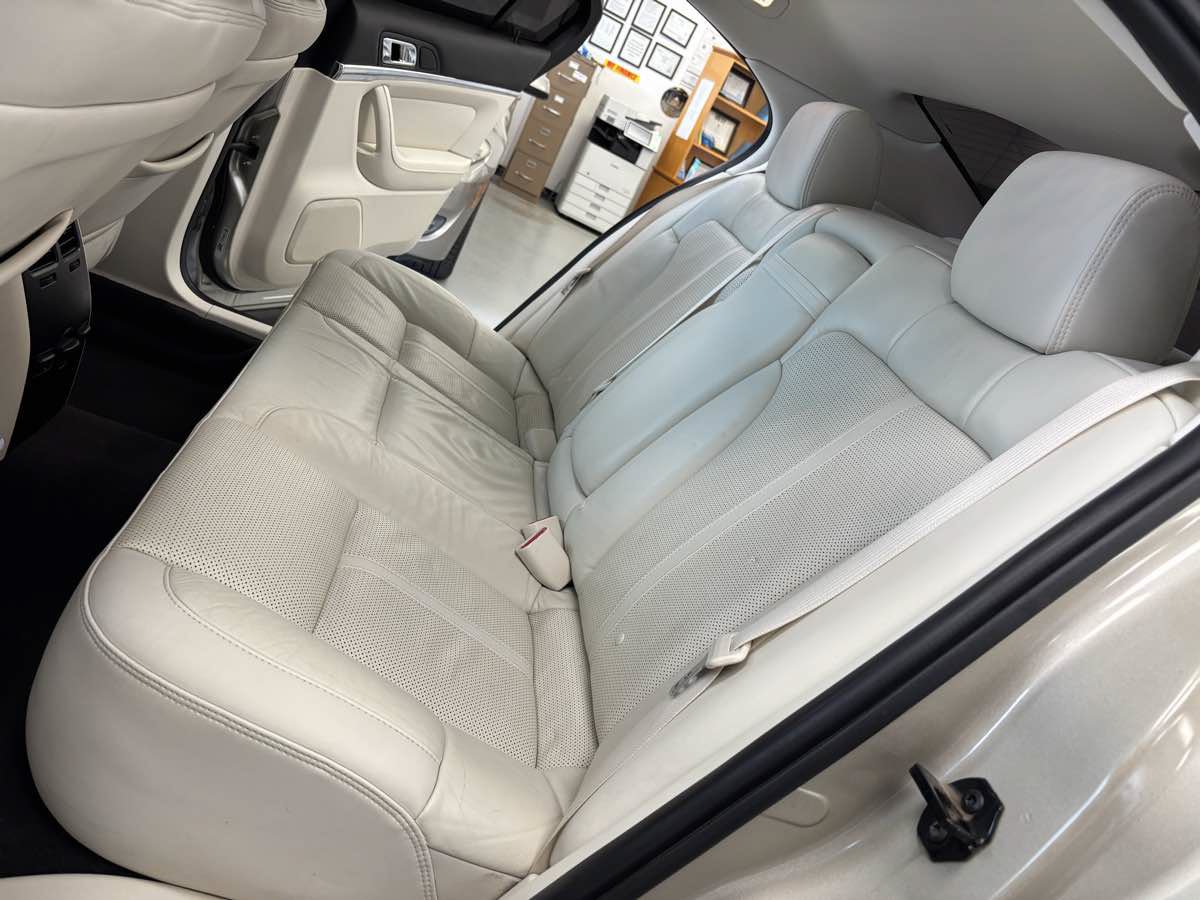Used 2011 Lincoln MKS w/ 101A Rapid Spec Order Code FWD image 24