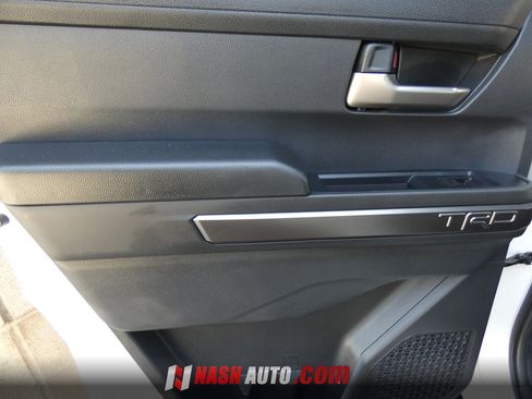 Used 2025 Toyota Tacoma TRD Sport AWD/4WD image 30