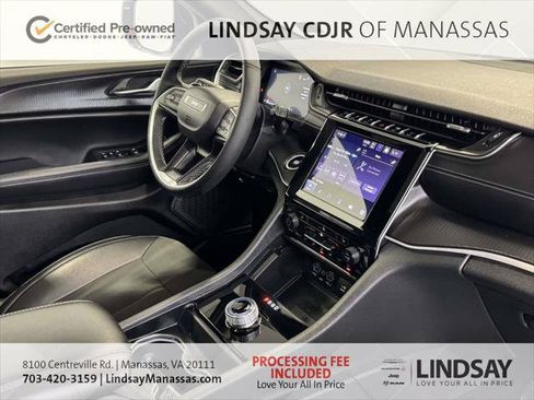Certified 2025 Jeep Grand Cherokee Altitude AWD/4WD image 12