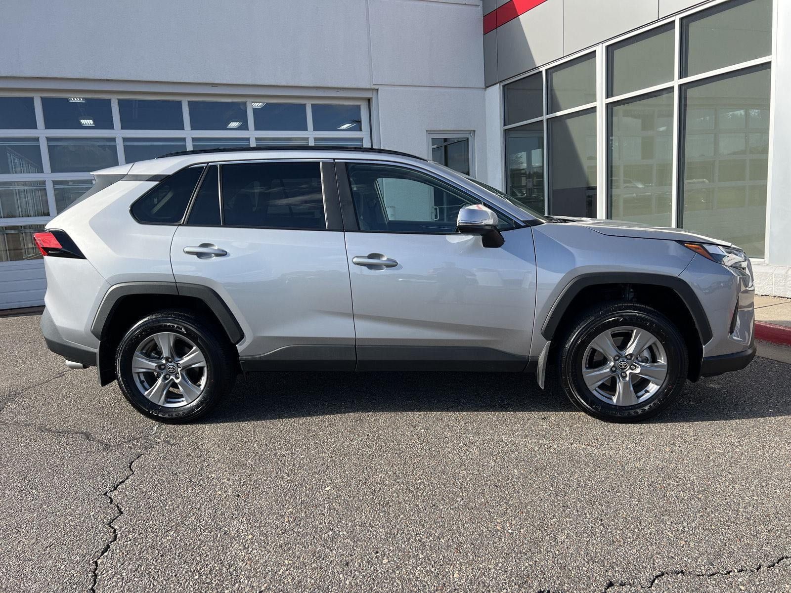 Used 2025 Toyota RAV4 XLE w/ Convenience Package AWD/4WD image 14