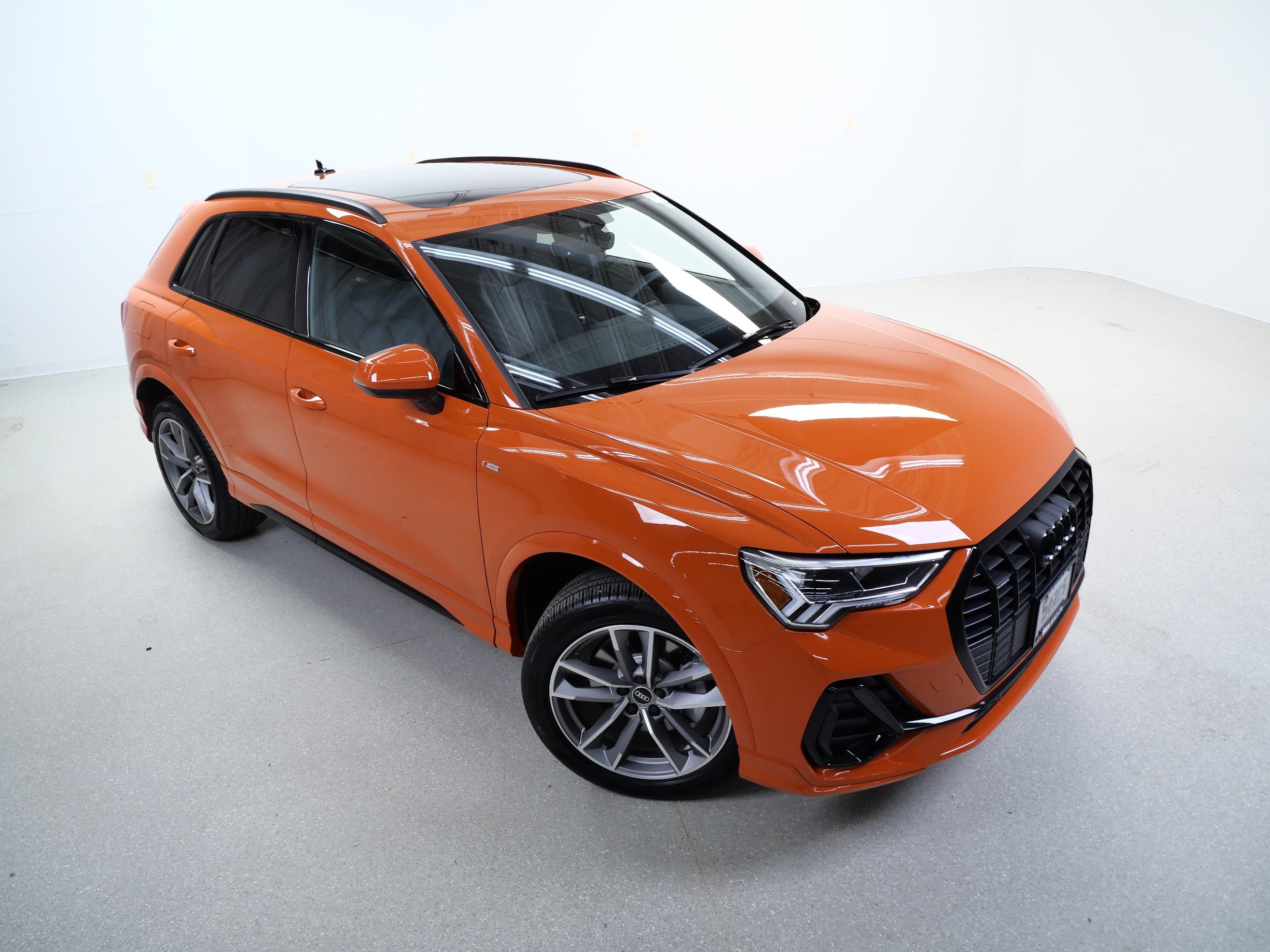 Used 2025 Audi Q3 2.0T Premium AWD/4WD image 4