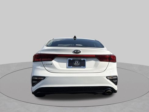 Used 2019 Kia Forte LXS FWD image 4