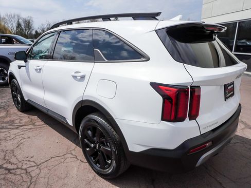 Used 2023 Kia Sorento S w/ Panoramic Sunroof Package AWD/4WD image 4