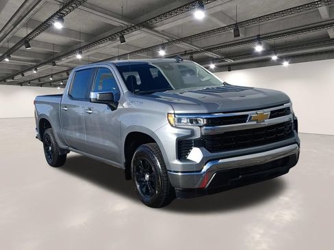Used 2025 Chevrolet Silverado 1500 LT RWD image 2