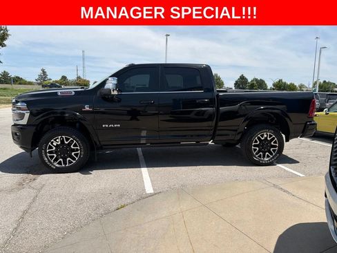 Used 2025 RAM 2500 Limited AWD/4WD image 4