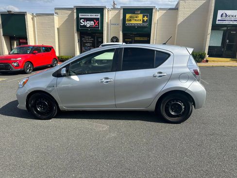 Used 2014 Toyota Prius C One FWD image 3