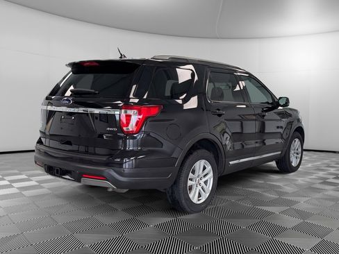 Used 2019 Ford Explorer XLT w/ Equipment Group 201A AWD/4WD image 8