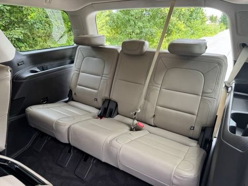 Used 2023 Lincoln Navigator Reserve AWD/4WD image 15