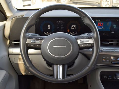 Used 2024 Hyundai Kona SEL image 11