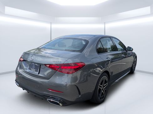 Used 2024 Mercedes-Benz C 300 4MATIC Sedan image 3