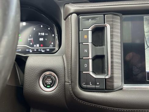 Used 2022 GMC Yukon Denali AWD/4WD image 29