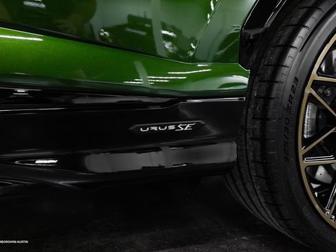 New 2025 Lamborghini Urus SE image 9