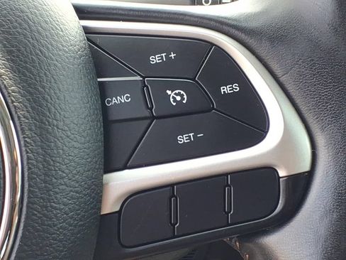 Used 2018 Jeep Compass Latitude AWD/4WD image 10