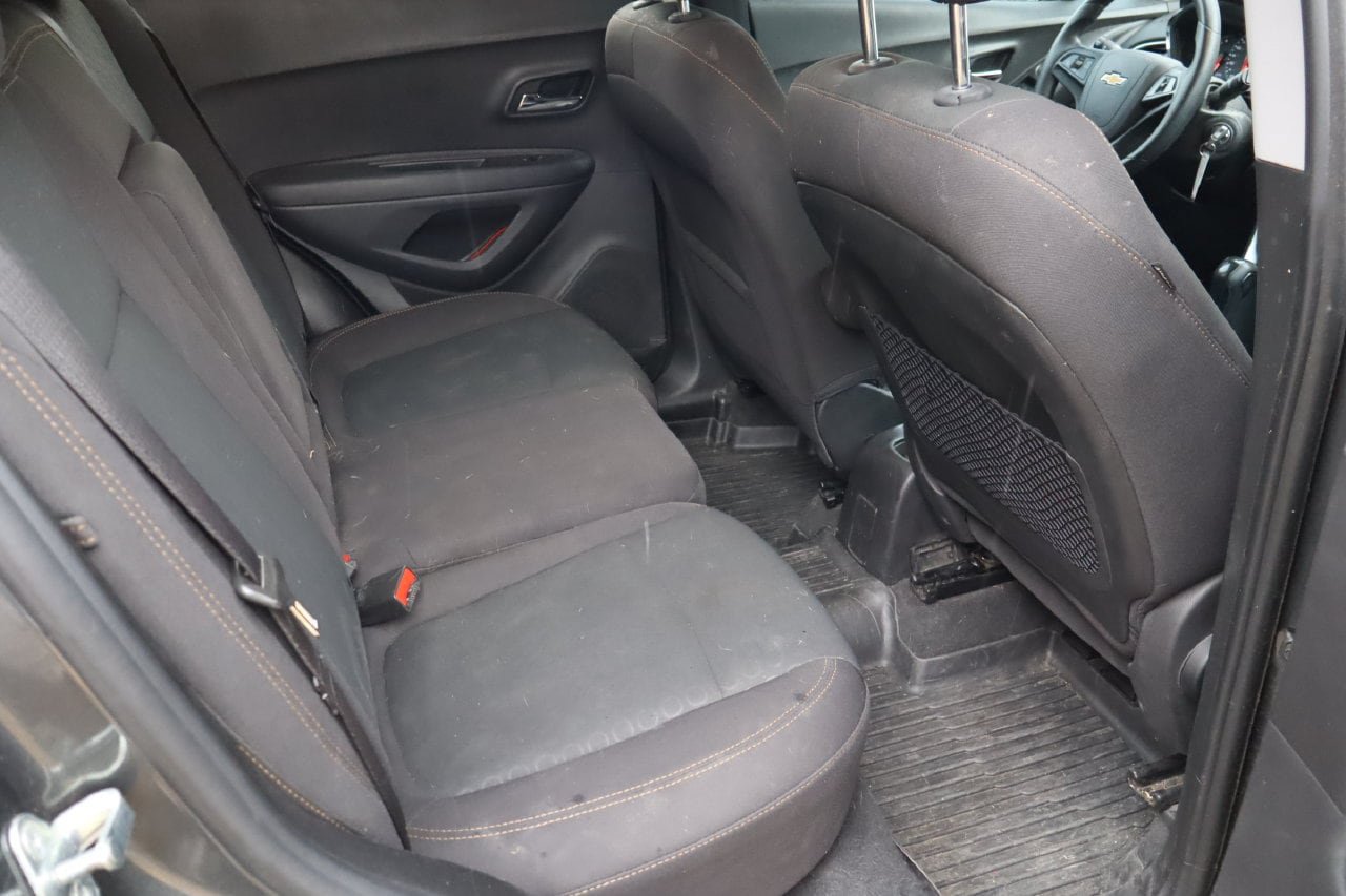 Used 2020 Chevrolet Trax LS w/ Tint and Cruise Package FWD image 17