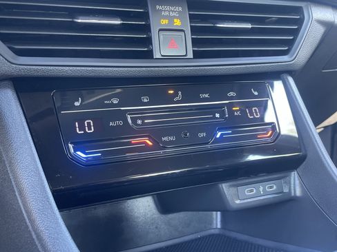 Certified 2025 Volkswagen Jetta Sport image 22