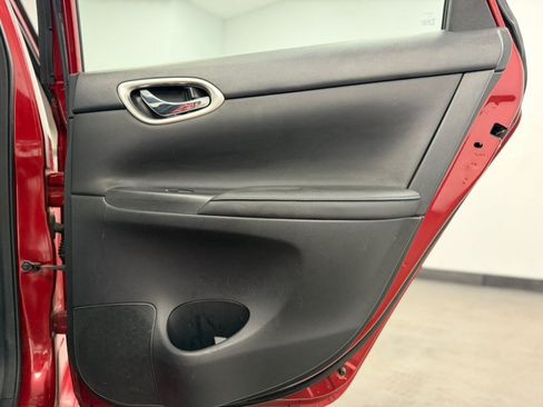 Used 2019 Nissan Sentra SR w/ Premium Package (SR) FWD image 28