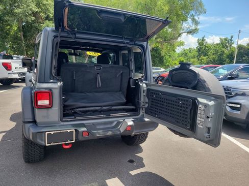 Used 2022 Jeep Wrangler Rubicon AWD/4WD image 7