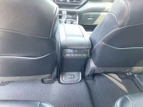 Used 2021 Toyota Highlander XSE FWD image 50