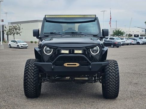 Used 2018 Jeep Wrangler Unlimited Sport image 2