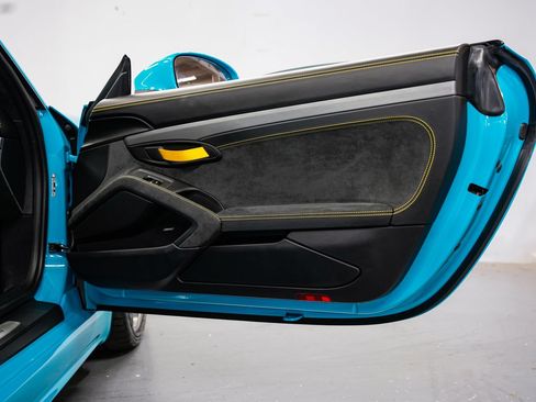 Used 2021 Porsche 718 Cayman GT4 RWD image 21