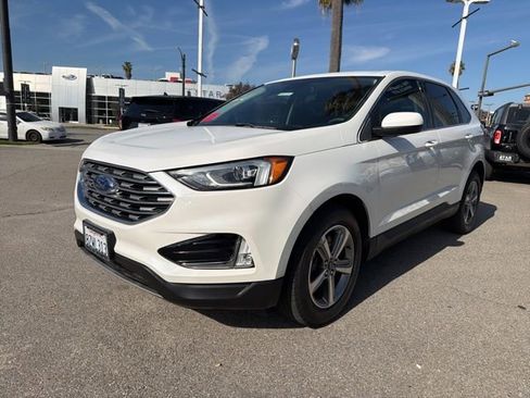 Used 2021 Ford Edge SEL w/ Convenience Package image 3