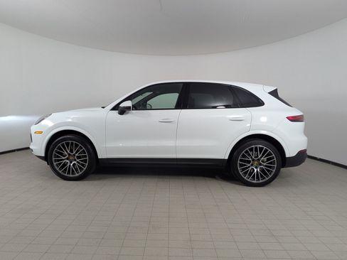 Certified 2021 Porsche Cayenne AWD/4WD image 2