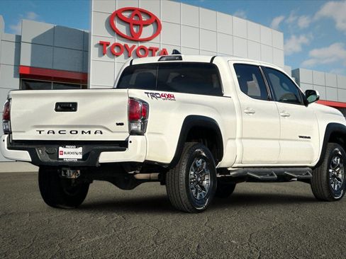 Certified 2022 Toyota Tacoma TRD Off-Road w/ Technology Package image 3