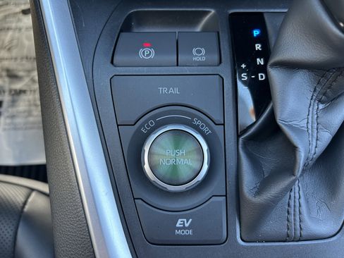 Used 2024 Toyota RAV4 Limited w/ Advanced Technology Package image 33