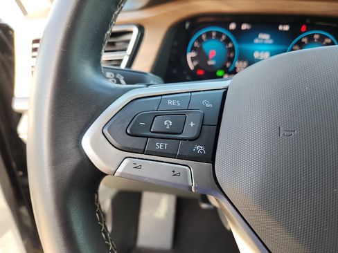 Used 2024 Volkswagen Atlas SE FWD image 15