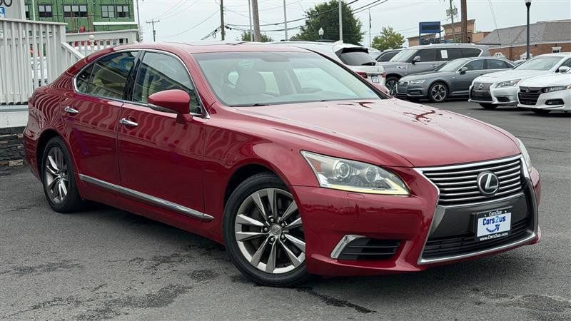 Used 2013 Lexus LS 460 AWD w/ Comfort Pkg image 7