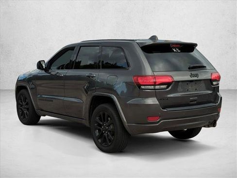 Used 2018 Jeep Grand Cherokee Altitude AWD/4WD image 7