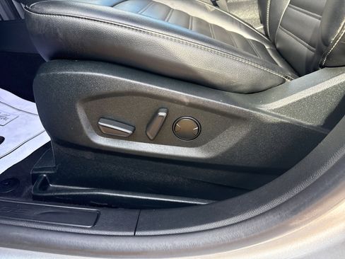 Used 2022 Ford Edge SEL image 18