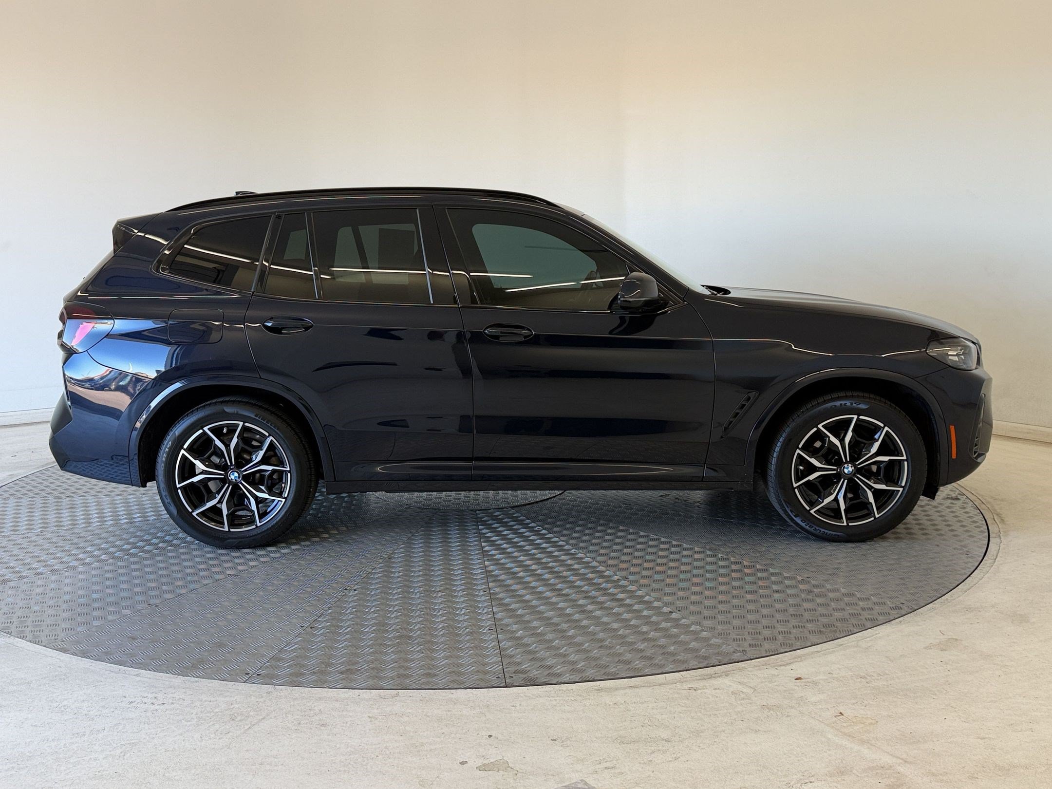 Certified 2024 BMW X3 xDrive30i w/ M Sport Package AWD/4WD image 8