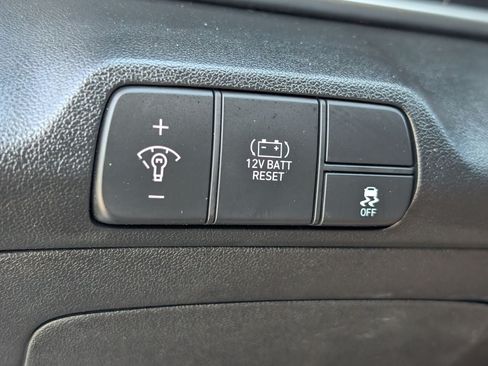 Used 2025 Hyundai Elantra Hybrid FWD image 25