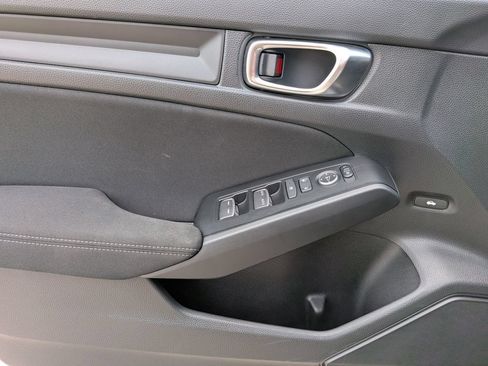 Used 2025 Honda Civic Sport image 9