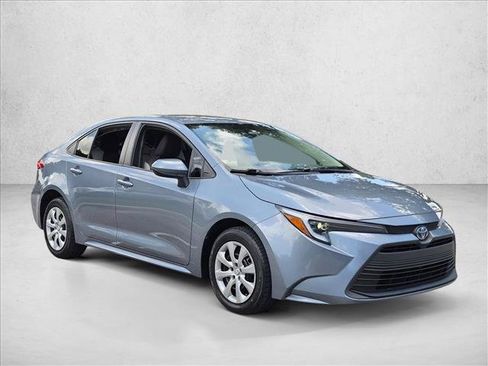 Used 2024 Toyota Corolla LE FWD image 3