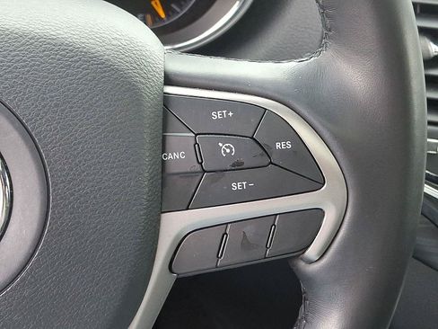 Used 2020 Jeep Grand Cherokee Altitude AWD/4WD image 24