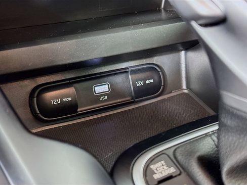 Used 2025 Kia Soul LX w/ LX Technology Package image 33