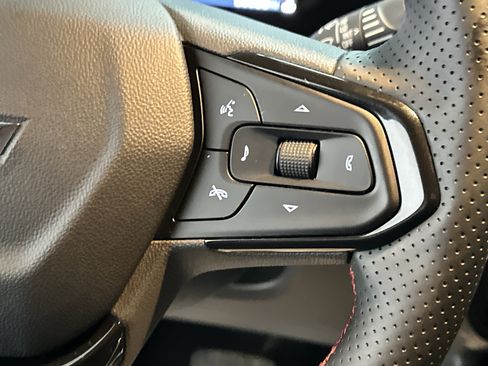 Used 2024 Chevrolet TrailBlazer RS w/ Convenience Package image 27